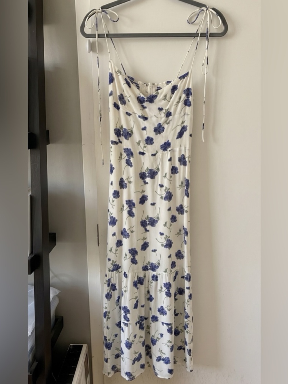 Like new: REFORMATION Emmie Midi Dress | Ivory Blueberries Floral Print | sz 4 - Picture 3 of 6